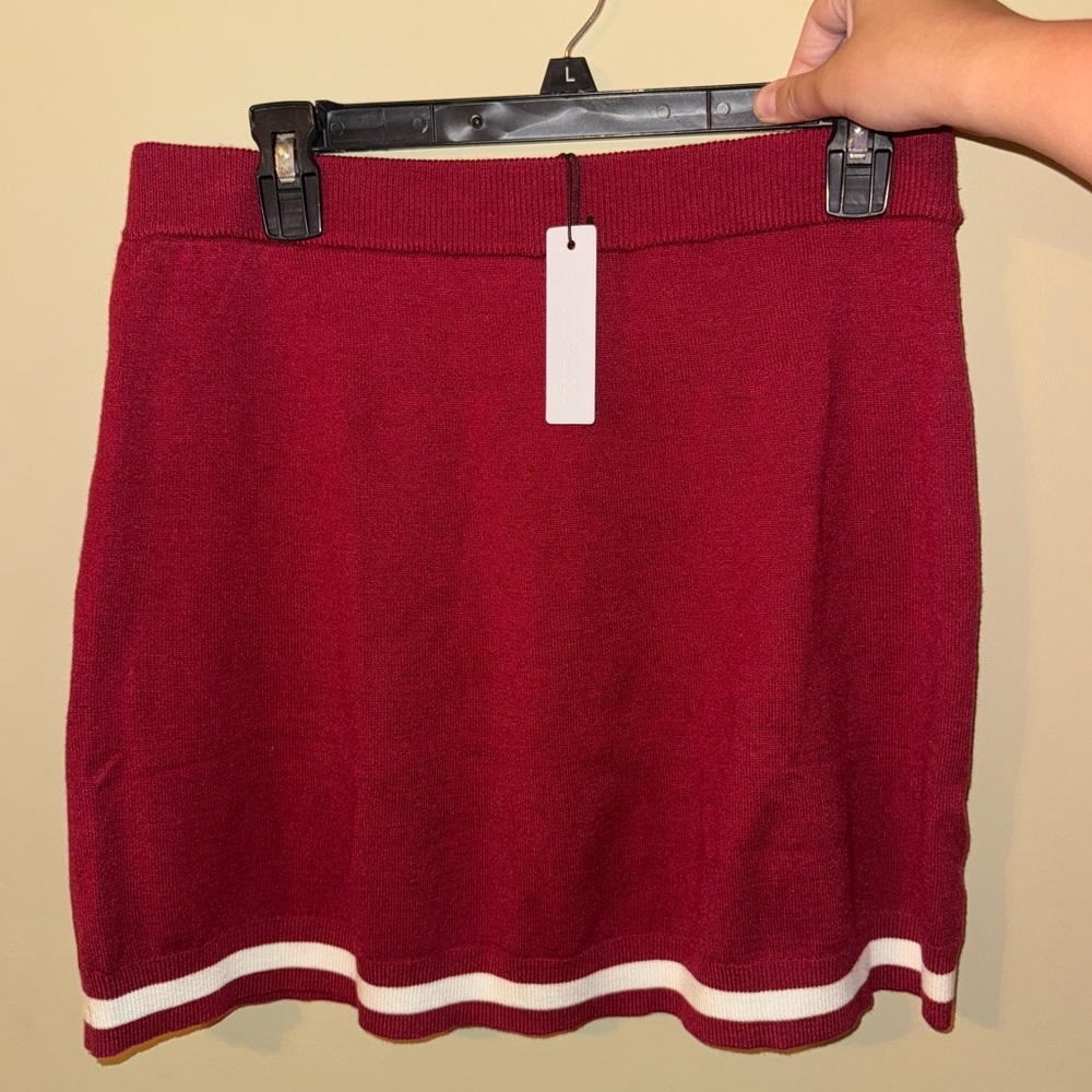 Red/Crimson Knit Skirt Size Large